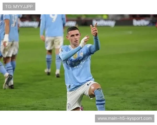 福登在左路与中路切换的灵活性提升战术深度，福登打什么位置